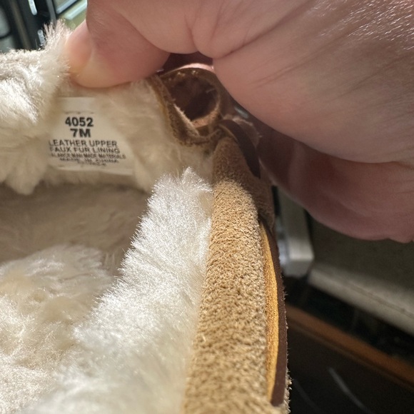 Minnetonka Women's Brown Moccasins with Bow Detail - Picture 6 of 6